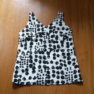 ⭐Black and White Patterened Tank top/blouse
